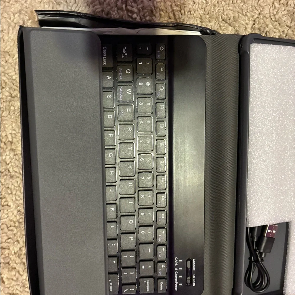 Moolah M1 10-Inch Tablet Keyboard Case